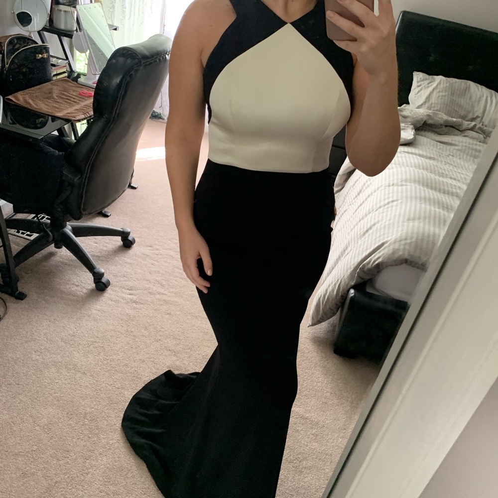 ST.JOHN ‘Classic Cady’ GOWN